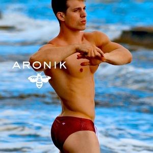 Brand New ARONIK  SWIM BRIEF W/ Tags Maroon W Honeycomb Pattern LYCRA Men’s M